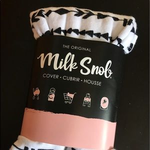 Milk Snob breastfeeding & car seat cover—Arrows